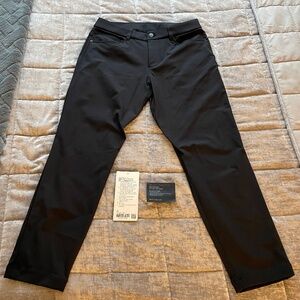 Men’s Lululemon ABC Slim fit pant 28L Warpstreme